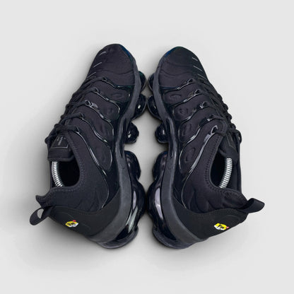 Nike Air VaporMax Plus Triple Black — buty sportowe męskie w bardzo dobrym stanie rozmiar 45.5, widok z góry