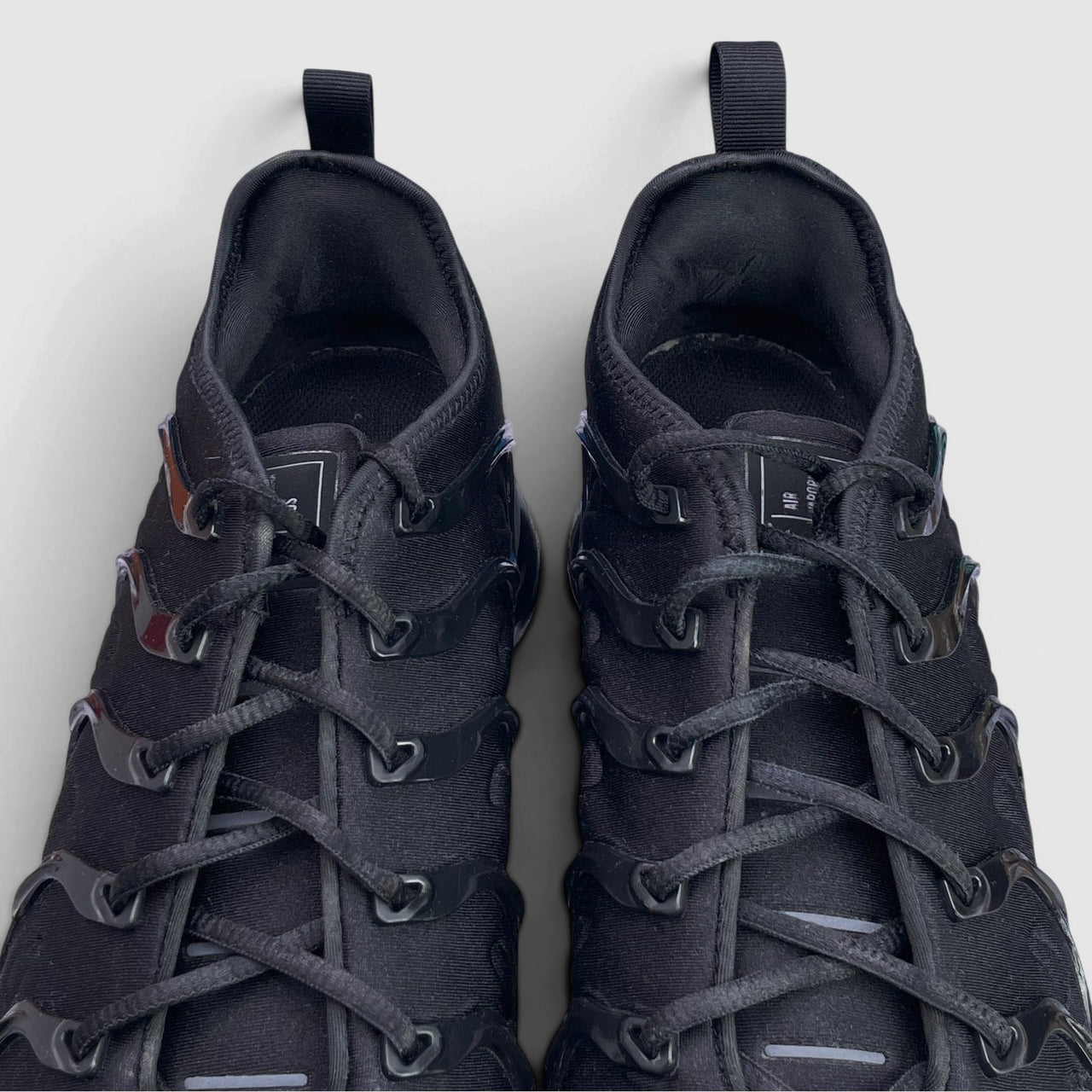 Nike Air VaporMax Plus Triple Black — buty sportowe męskie w bardzo dobrym stanie rozmiar 45.5, widok z góry