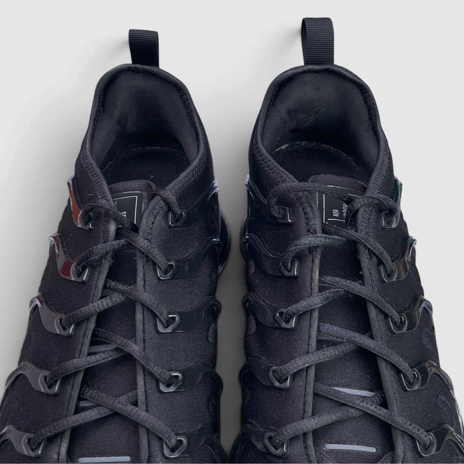 Nike Air VaporMax Plus Triple Black — buty sportowe męskie w bardzo dobrym stanie rozmiar 45.5, widok z góry