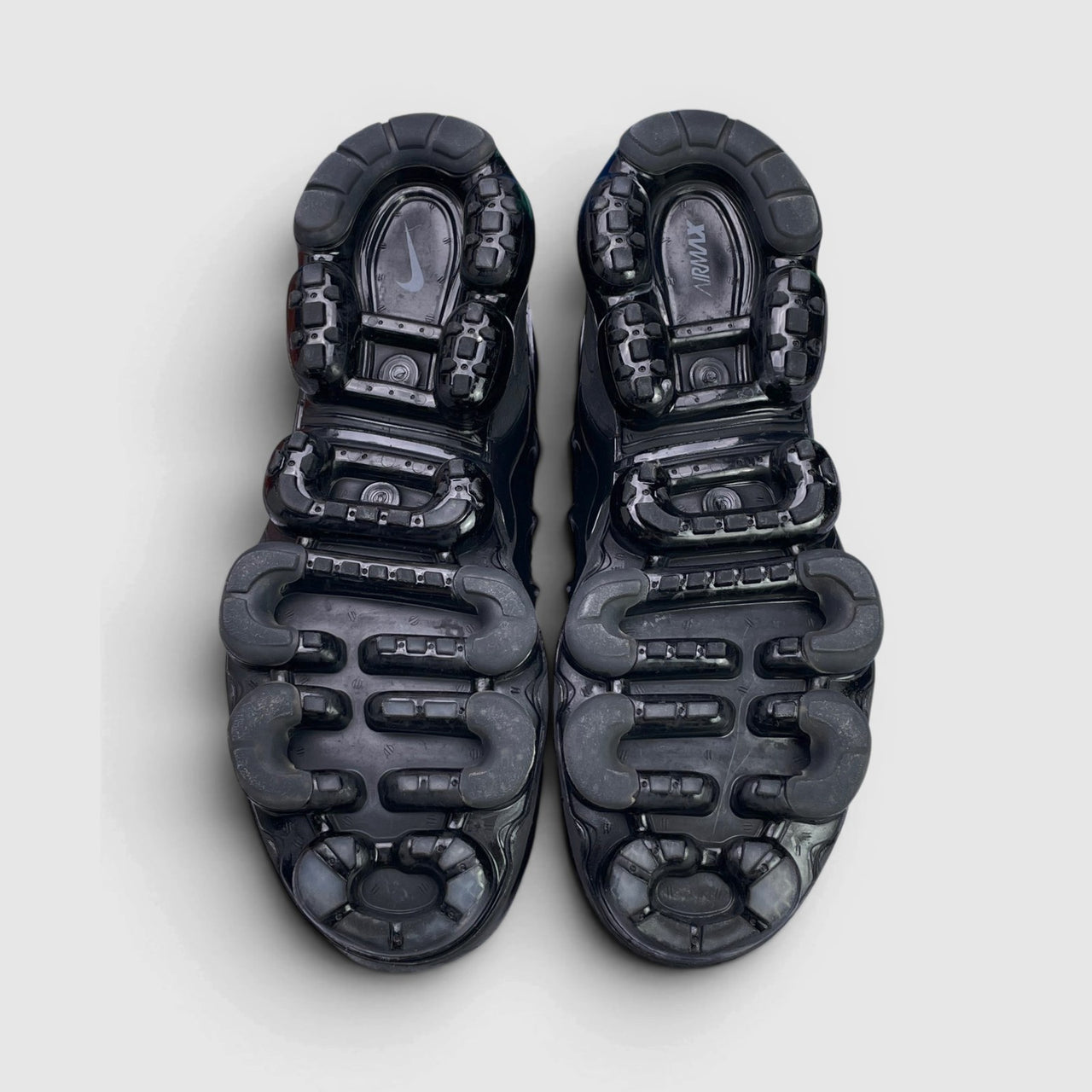 Nike Air VaporMax Plus Triple Black — buty sportowe męskie w bardzo dobrym stanie rozmiar 45.5, podeszwa
