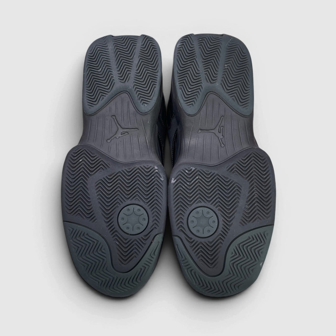 Jordan Max Aura 6 Black Anthracite — buty sportowe męskie w bardzo dobrym stanie rozmiar 46, podeszwa