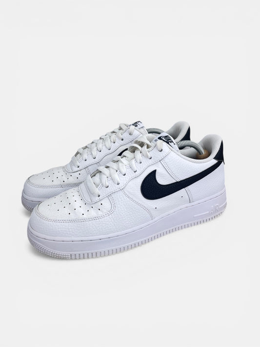 Nike Air Force 1 Low White/Black - buty sportowe, widok z boku