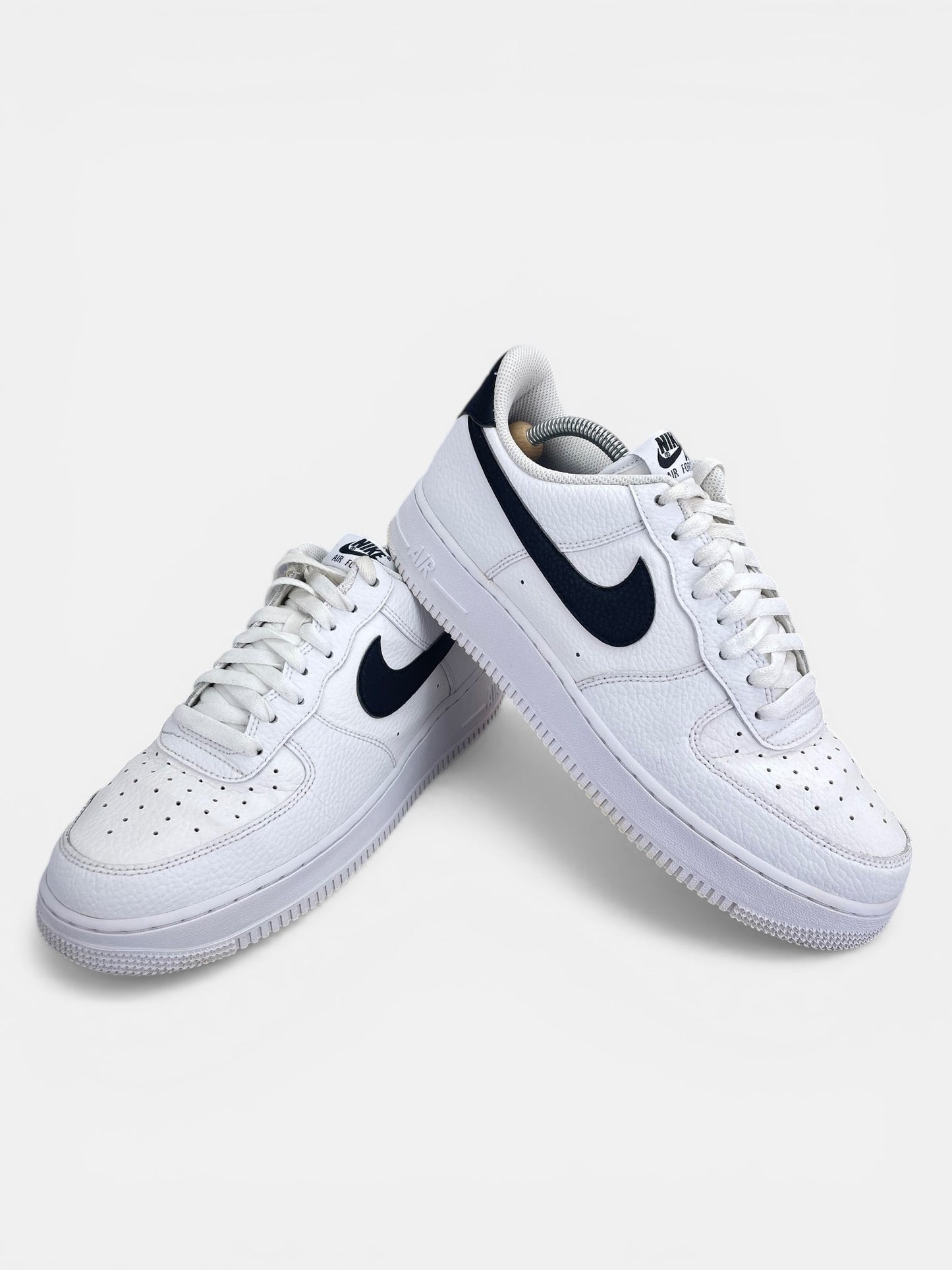 Nike Air Force 1 Low White/Black - buty sportowe, boczny profil