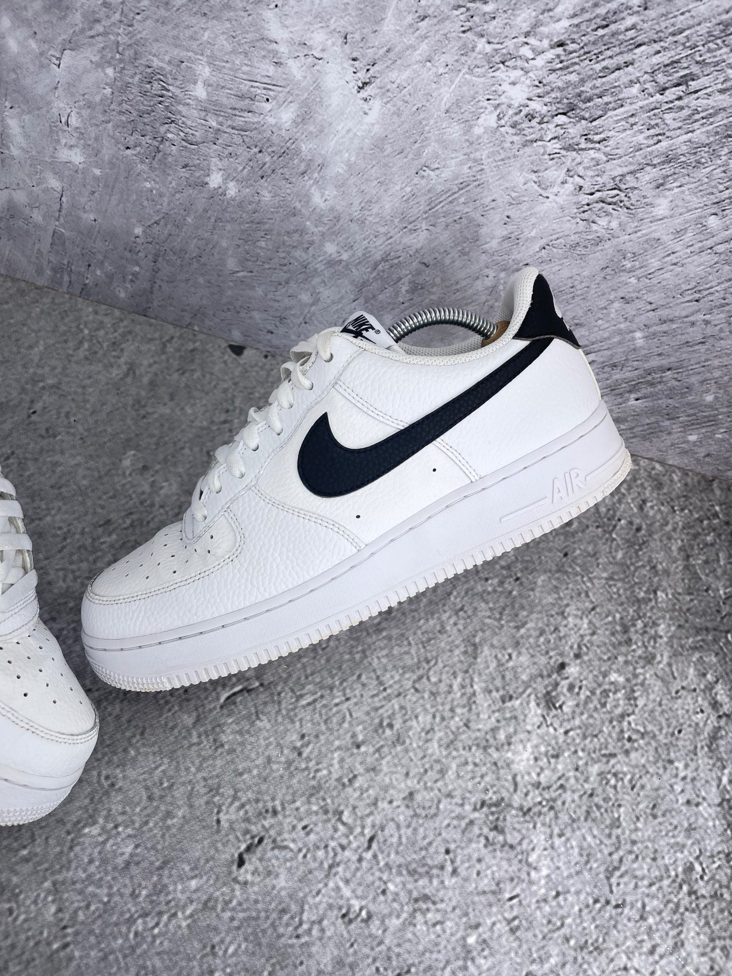 Nike Air Force 1 Low White/Black - buty sportowe, widok z góry na wewnętrzną stronę butów