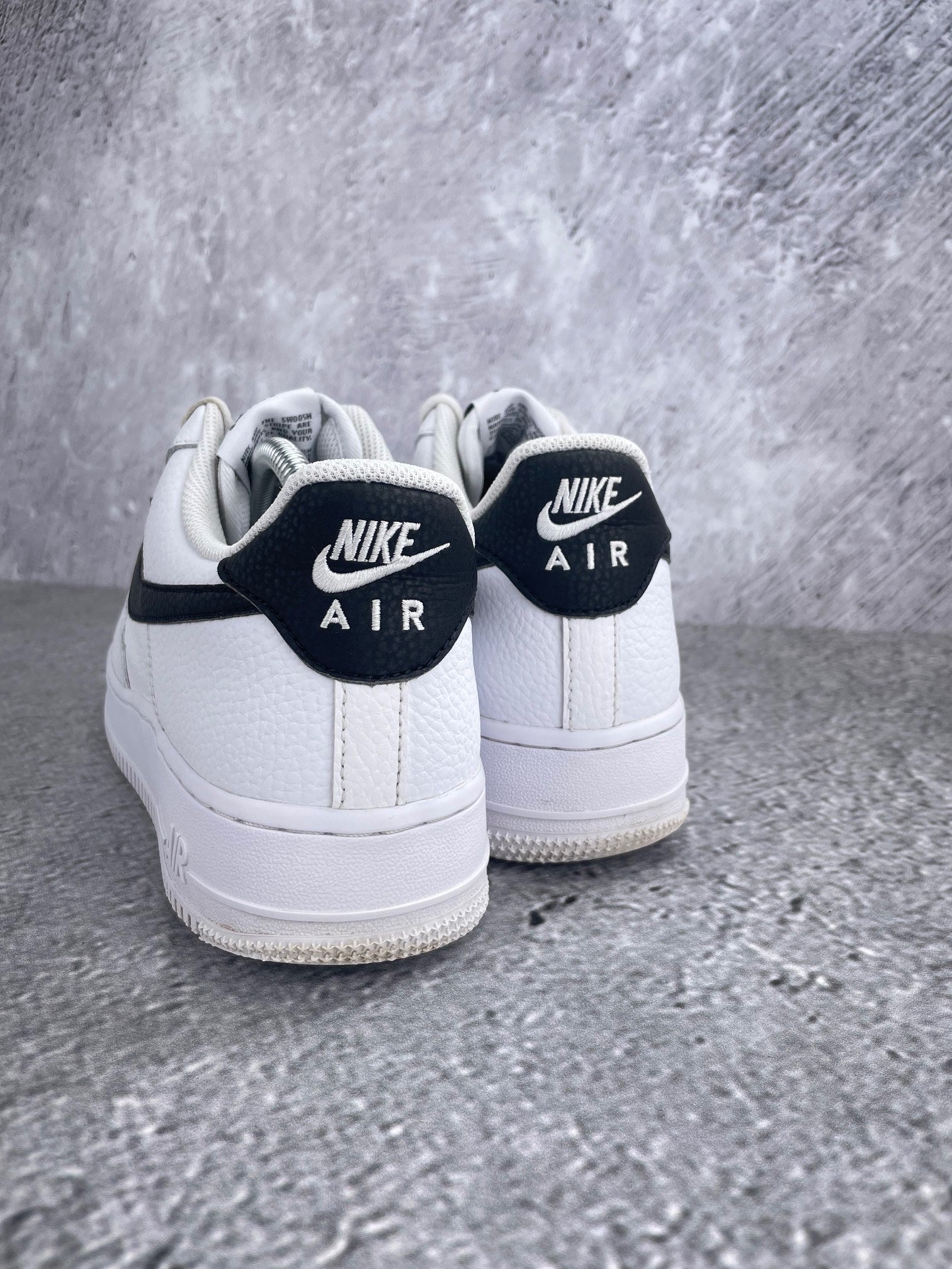 Nike Air Force 1 Low White/Black - buty sportowe, widok z tyłu