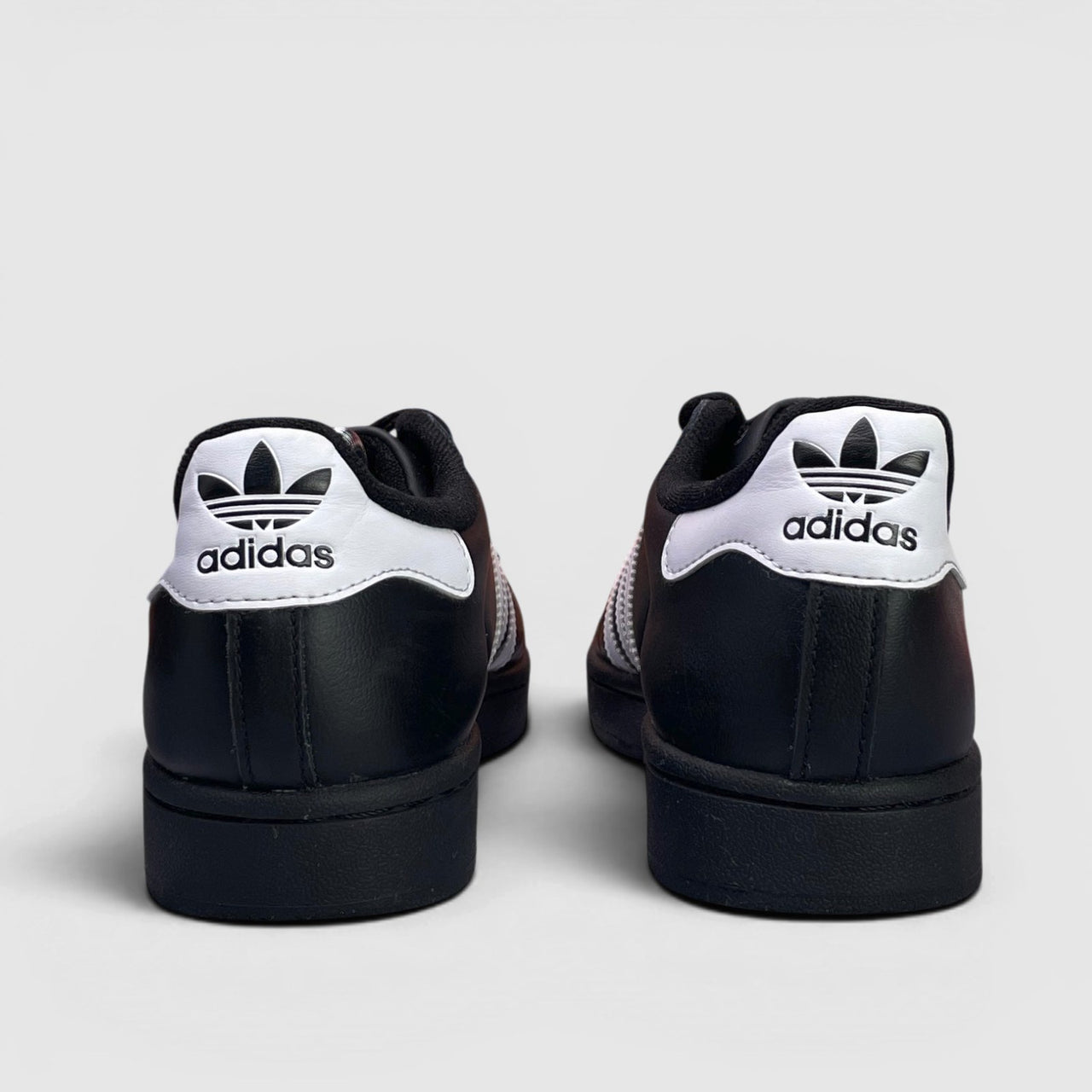 Adidas Superstar II — buty sportowe damskie w bardzo dobrym stanie rozmiar 38 2/3, widok z tyłu