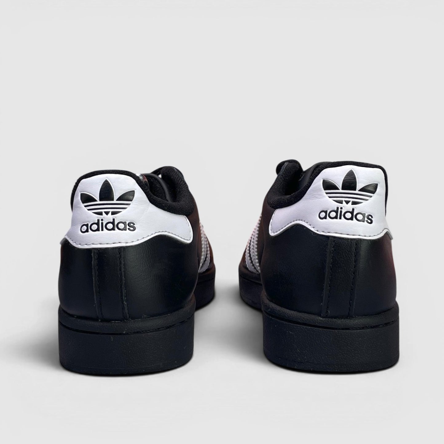 Adidas Superstar II — buty sportowe damskie w bardzo dobrym stanie rozmiar 38 2/3, widok z tyłu