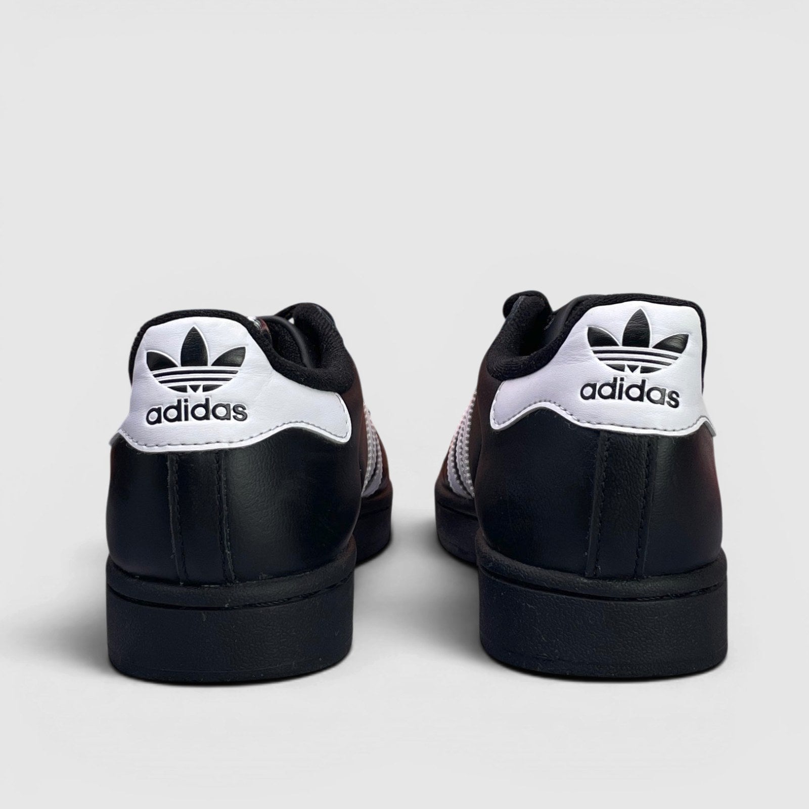 Adidas Superstar II — buty sportowe damskie w bardzo dobrym stanie rozmiar 38 2/3, widok z tyłu