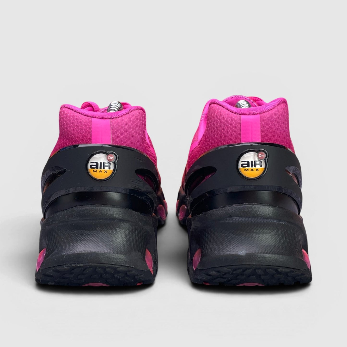 Nike Air Max DN8 — buty sportowe damskie w bardzo dobrym stanie rozmiar 38, widok z tyłu