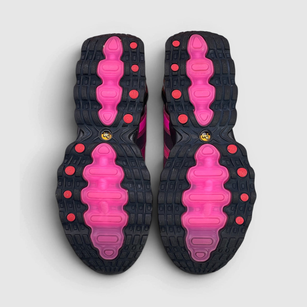 Nike Air Max DN8 — buty sportowe damskie w bardzo dobrym stanie rozmiar 38, podeszwa