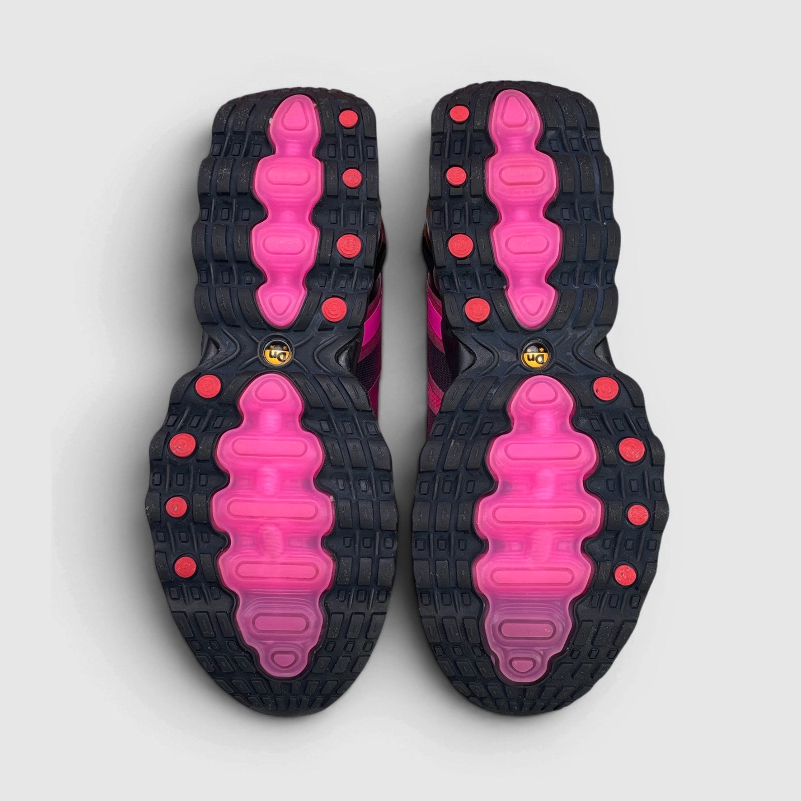 Nike Air Max DN8 — buty sportowe damskie w bardzo dobrym stanie rozmiar 38, podeszwa