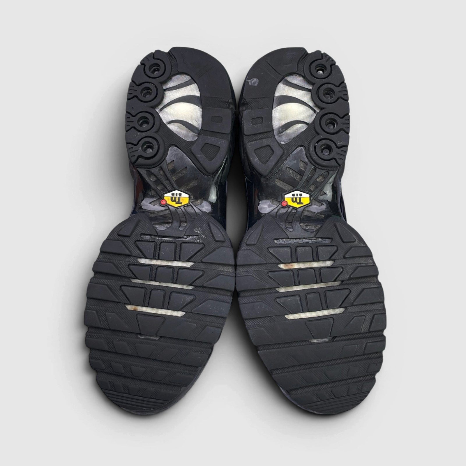 Nike Air Max Plus Triple Black — buty sportowe damskie w bardzo dobrym stanie rozmiar 40, podeszwa