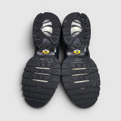 Nike Air Max Plus Triple Black — buty sportowe damskie w bardzo dobrym stanie rozmiar 40, podeszwa