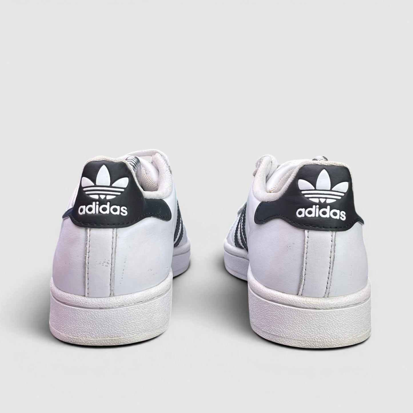 Adidas Superstar II — buty sportowe damskie w bardzo dobrym stanie rozmiar 37 1/3, widok z tyłu