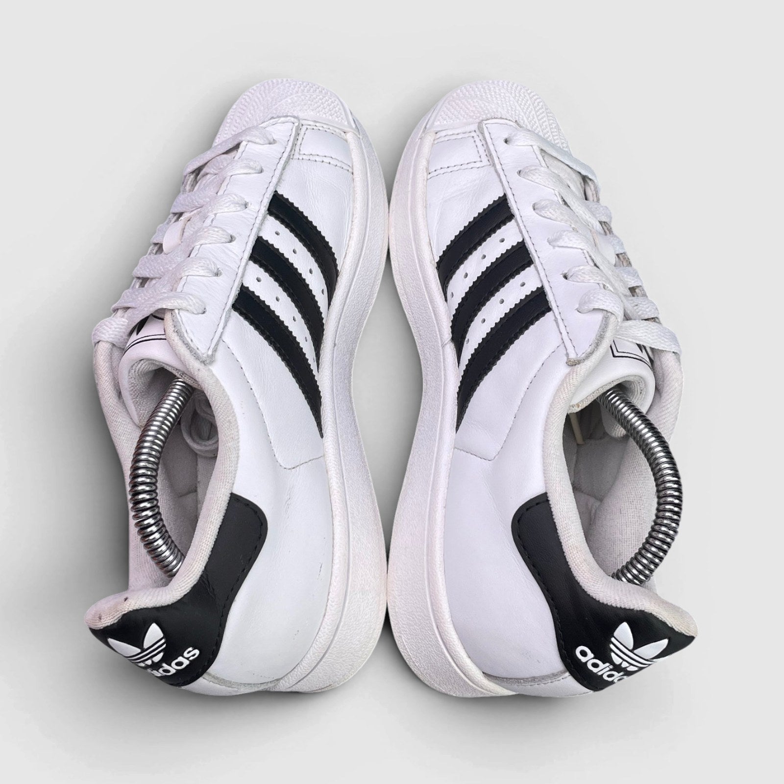 Adidas Superstar II — buty sportowe damskie w bardzo dobrym stanie rozmiar 37 1/3, widok z góry