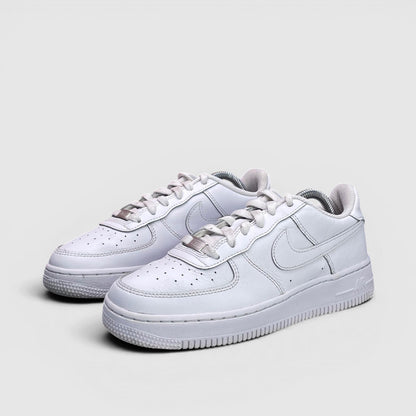 Nike Air Force 1 Low Triple White — buty sportowe damskie w bardzo dobrym stanie rozmiar 38, para butów