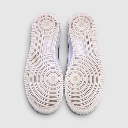 Nike Air Force 1 Low Triple White — buty sportowe damskie w bardzo dobrym stanie rozmiar 38, podeszwa