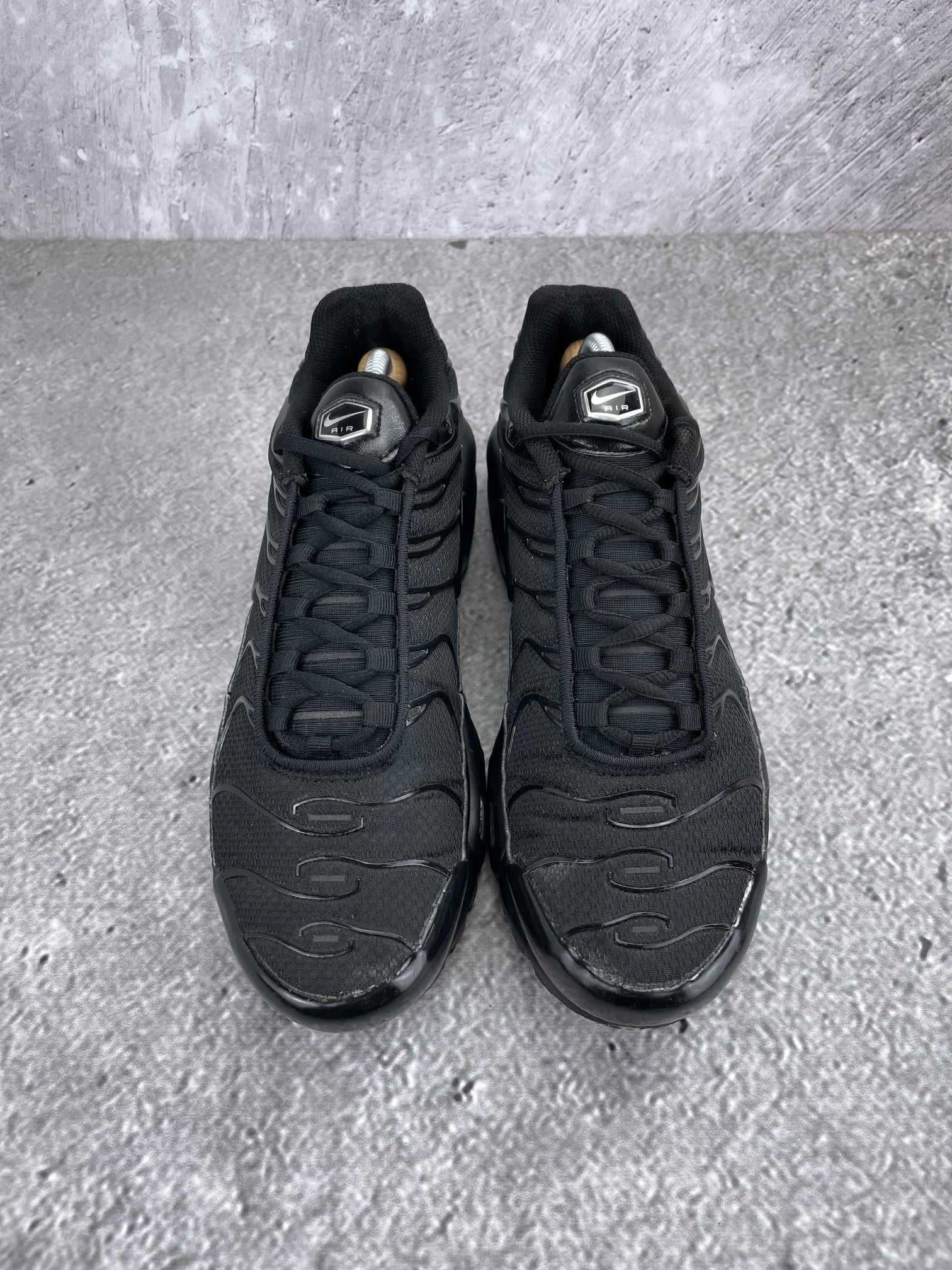 Nike Air Max Plus Triple Black - buty sportowe, widok z góry