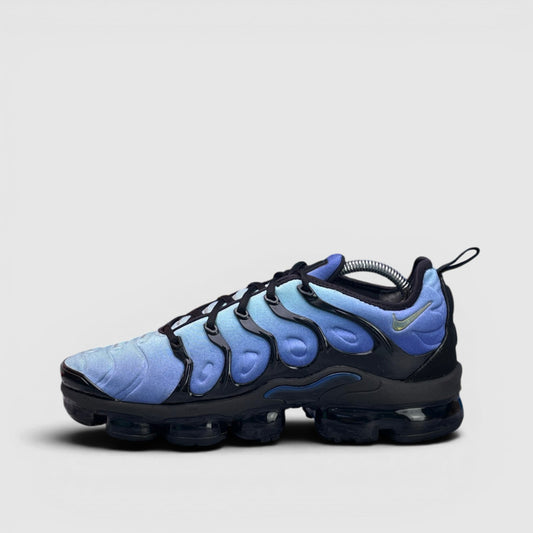 Nike Air VaporMax Plus Original Fade — buty sportowe męskie w bardzo dobrym stanie rozmiar 43, boczny profil, lewa strona