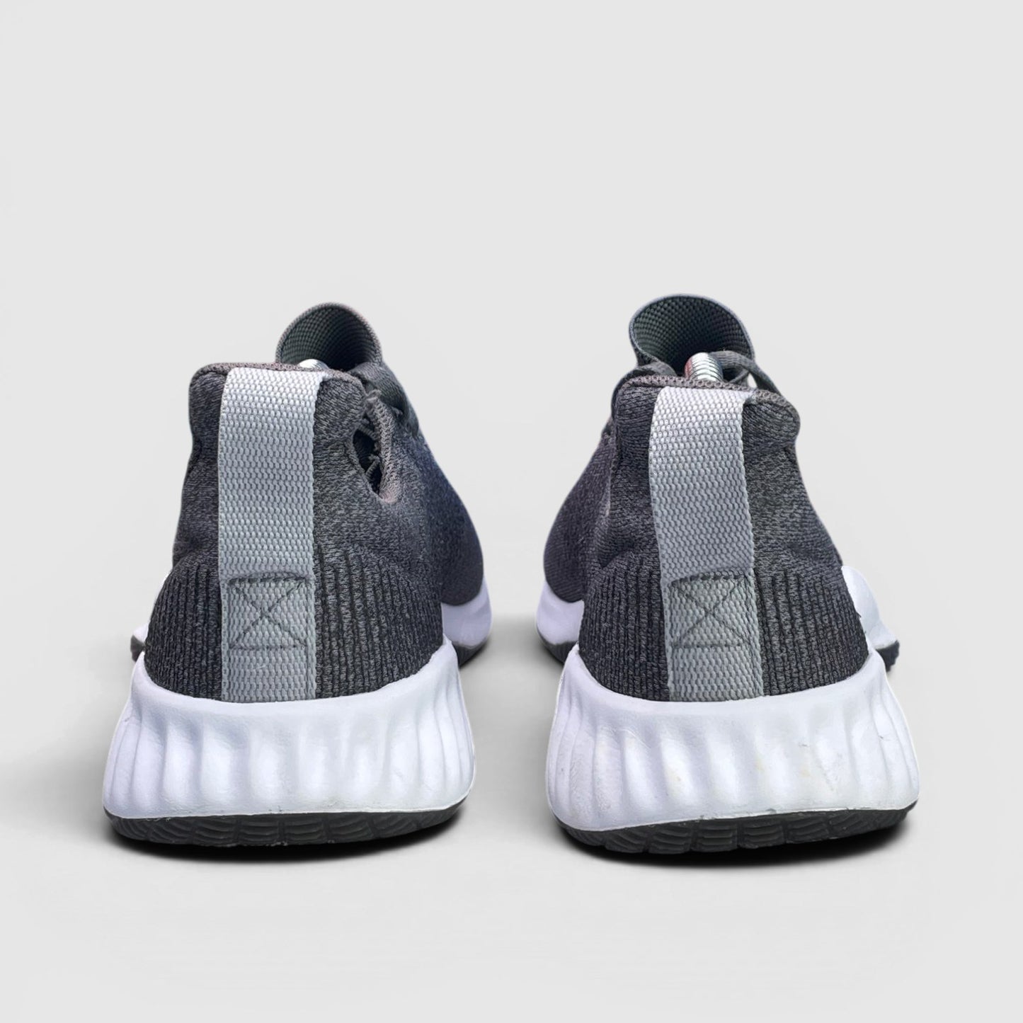 Adidas Solar LT Trainer — buty sportowe męskie w bardzo dobrym stanie rozmiar 41 1/3, widok z tyłu