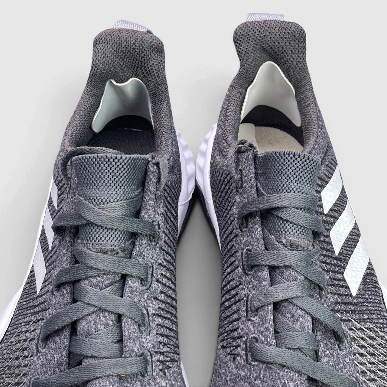 Adidas Solar LT Trainer — buty sportowe męskie w bardzo dobrym stanie rozmiar 41 1/3, język buta