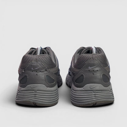 Nike P-6000 GS Cave Stone — buty sportowe damskie w bardzo dobrym stanie rozmiar 37.5, widok z tyłu