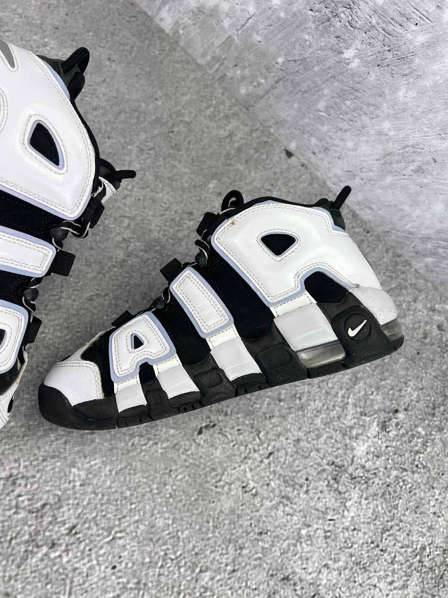 Nike Air More Uptempo GS Cobalt Bliss - buty sportowe, widok z góry na wewnętrzną stronę butów