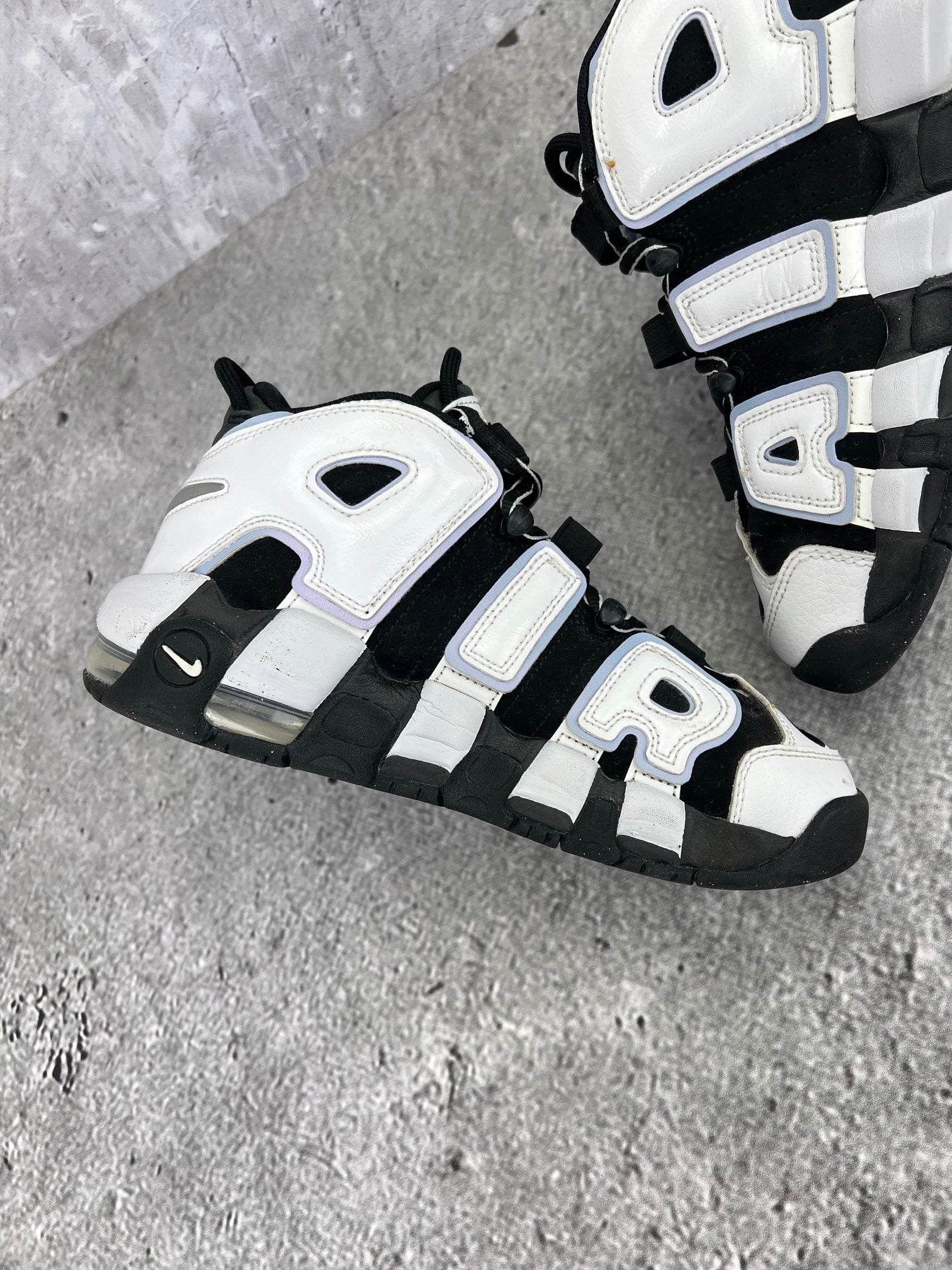 Nike Air More Uptempo GS Cobalt Bliss - buty sportowe, wewnętrzny panel lewego buta