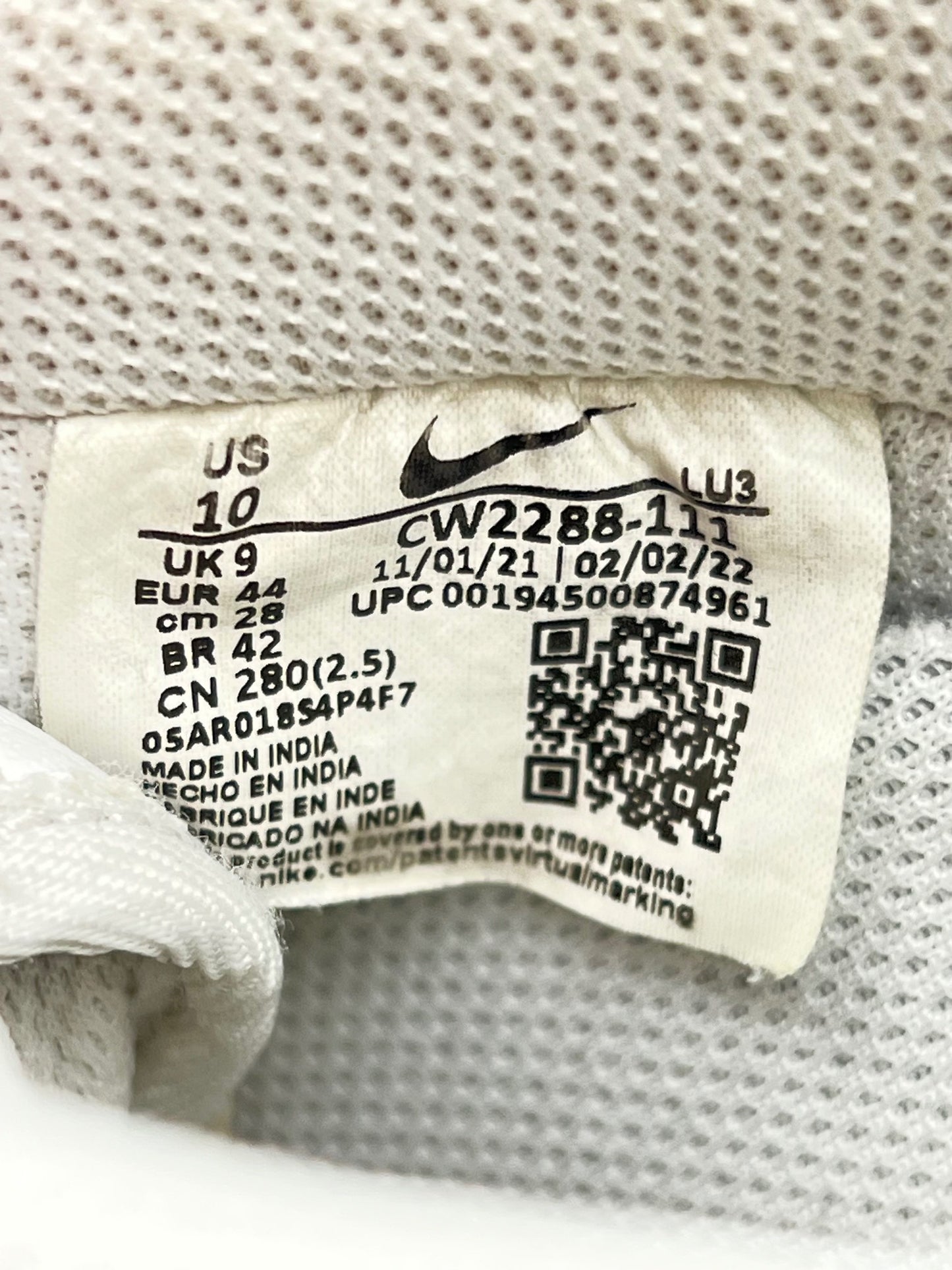 Nike Air Force 1 Low Triple White - buty sportowe, metka