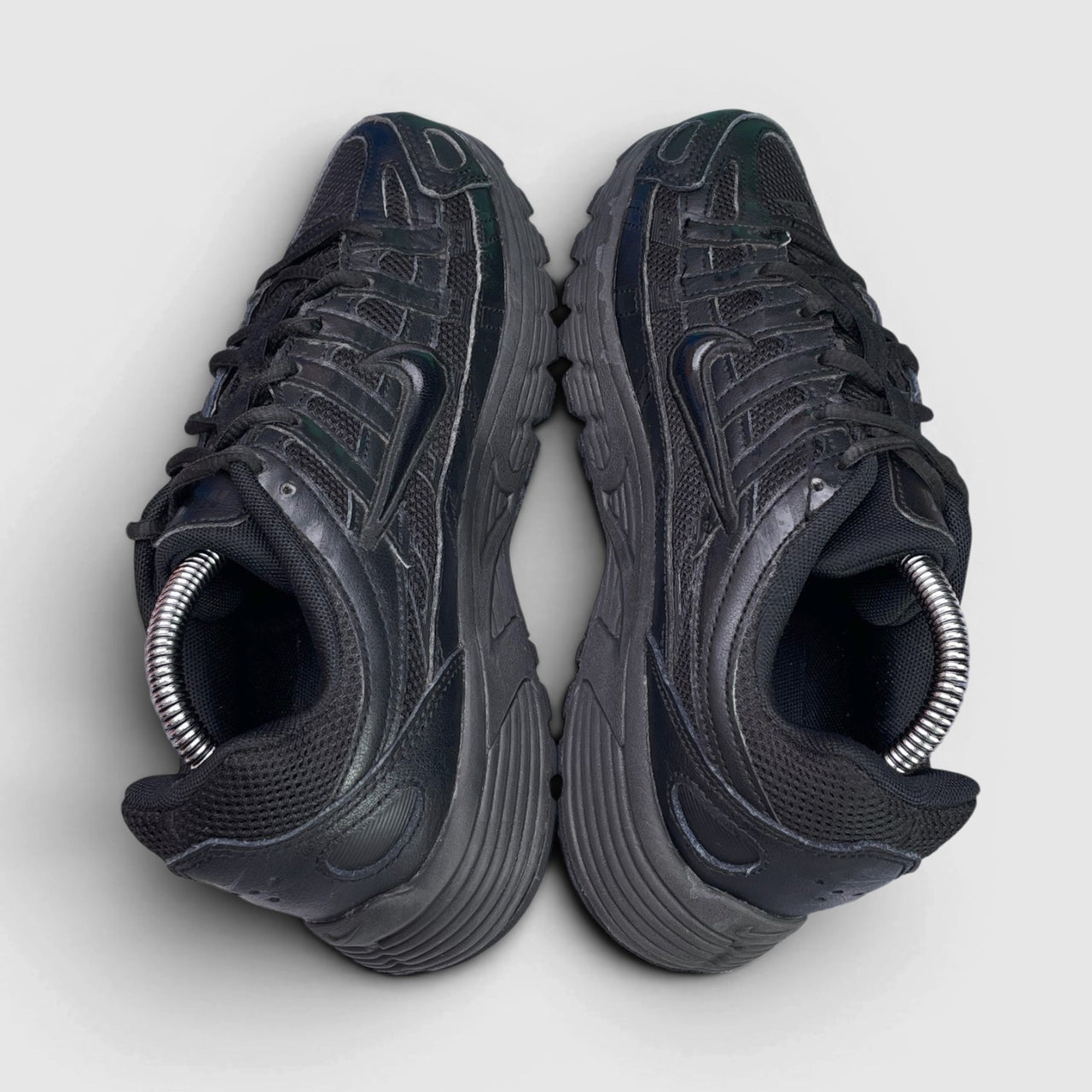 Nike P-6000 — buty sportowe damskie w bardzo dobrym stanie rozmiar 38.5, widok z góry