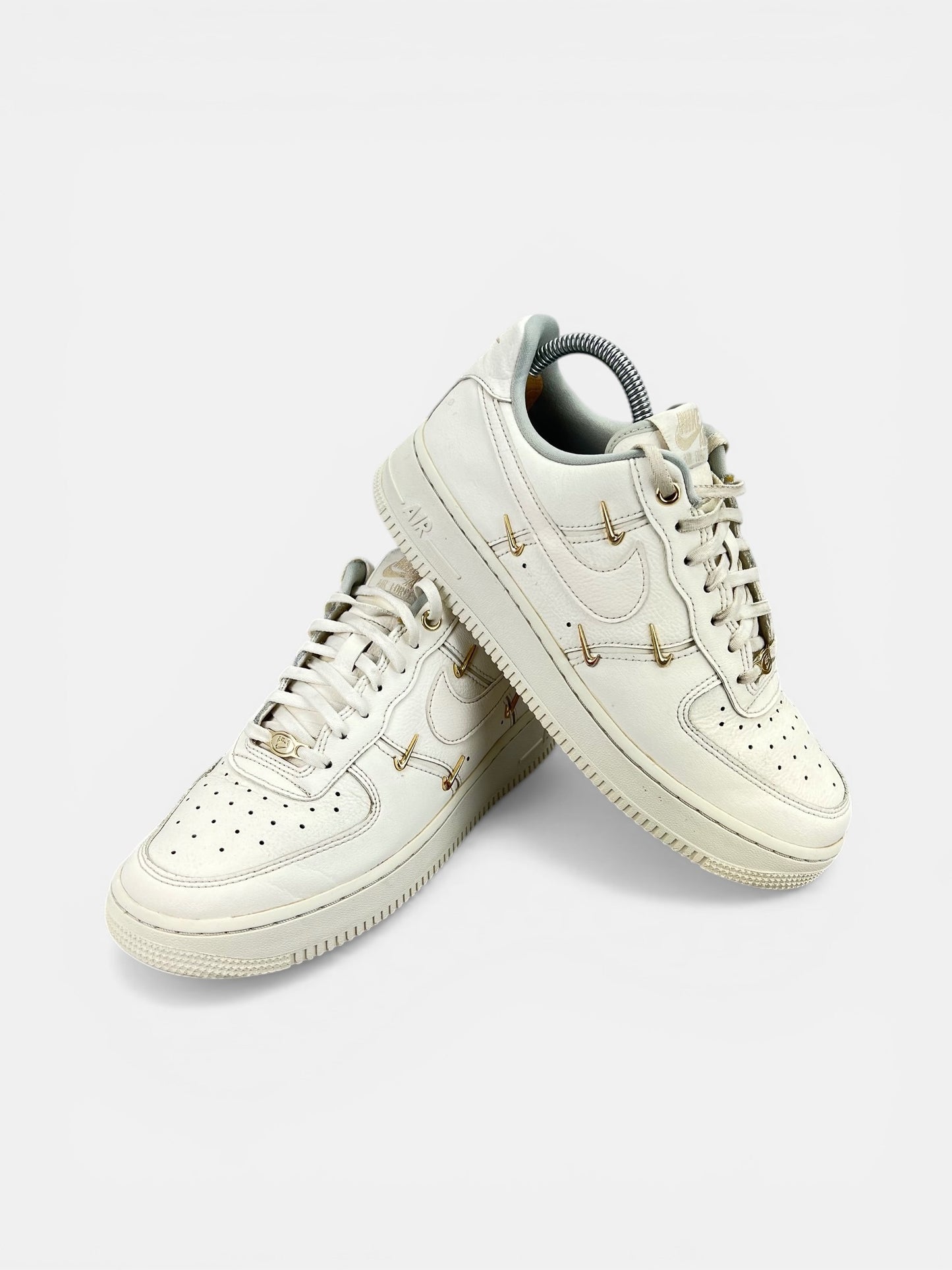 Nike Air Force 1 Low FV3654-111 - buty sportowe, boczny profil