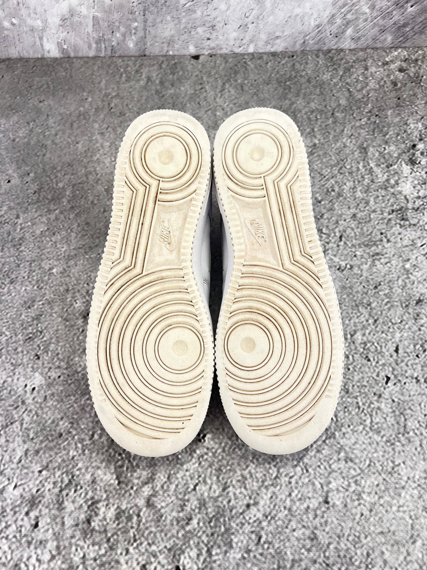 Nike Air Force 1 Low Triple White - buty sportowe, podeszwa
