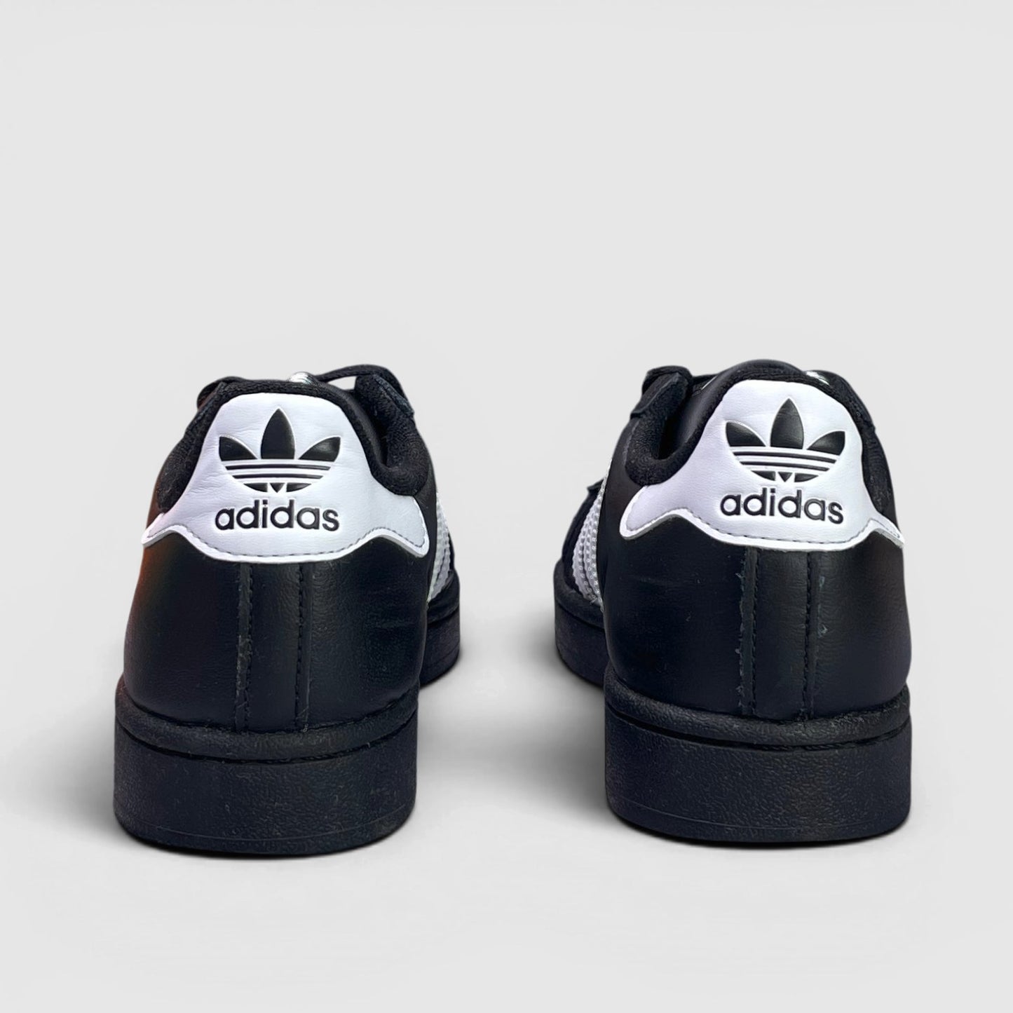 Adidas Superstar II — buty sportowe damskie w bardzo dobrym stanie rozmiar 38, widok z tyłu