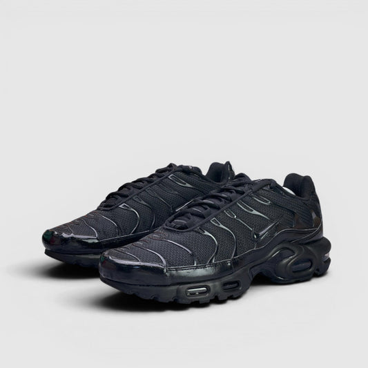 Nike Air Max Plus Triple Black — buty sportowe męskie w bardzo dobrym stanie rozmiar 45, para butów