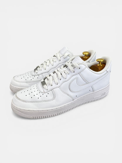 Nike Air Force 1 Low Triple White - buty sportowe, widok z boku
