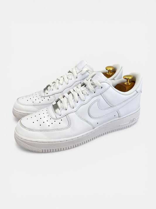 Nike Air Force 1 Low Triple White - buty sportowe, widok z boku