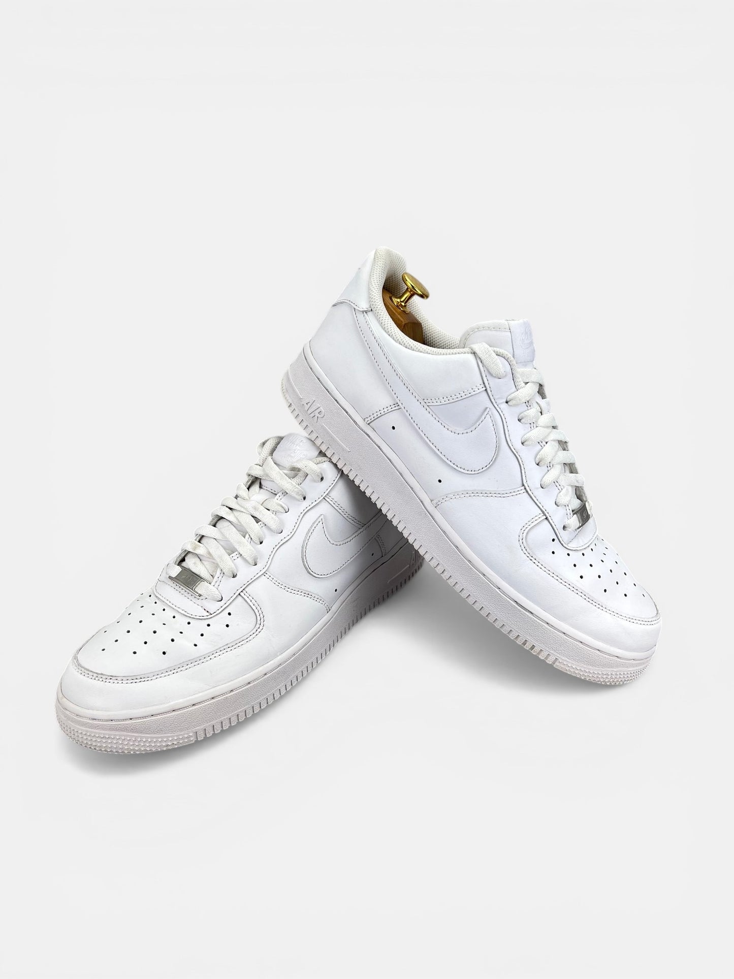Nike Air Force 1 Low Triple White - buty sportowe, boczny profil