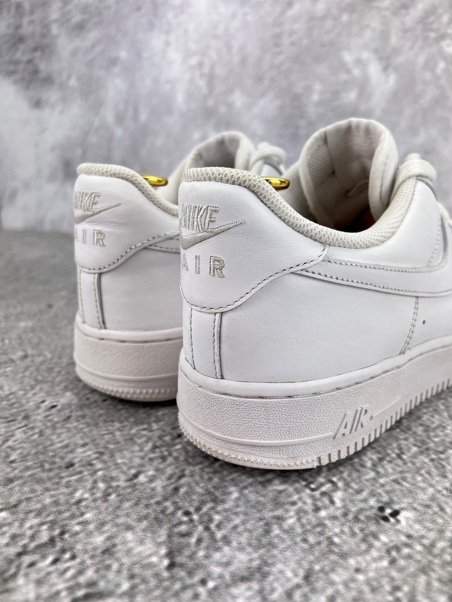 Nike Air Force 1 Low Triple White - buty sportowe, widok z tyłu