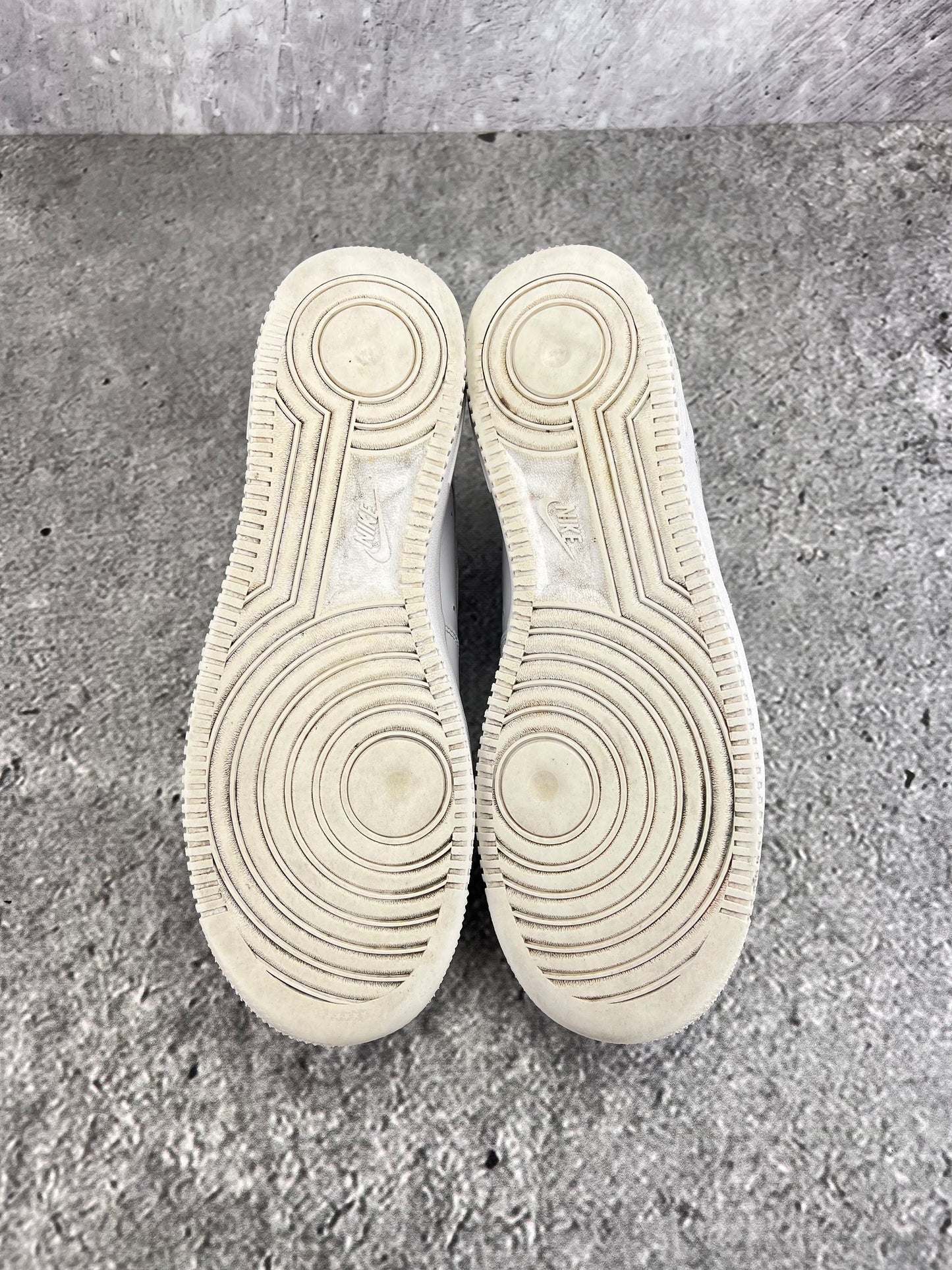 Nike Air Force 1 Low Triple White - buty sportowe, podeszwa