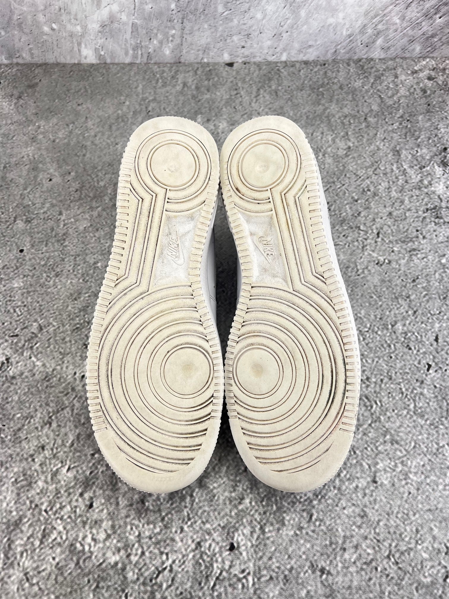 Nike Air Force 1 Low Triple White - buty sportowe, podeszwa