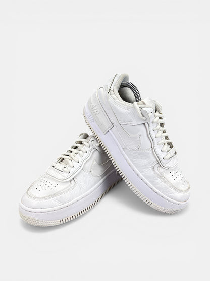 Nike Air Force 1 Shadow Triple White - buty sportowe, boczny profil