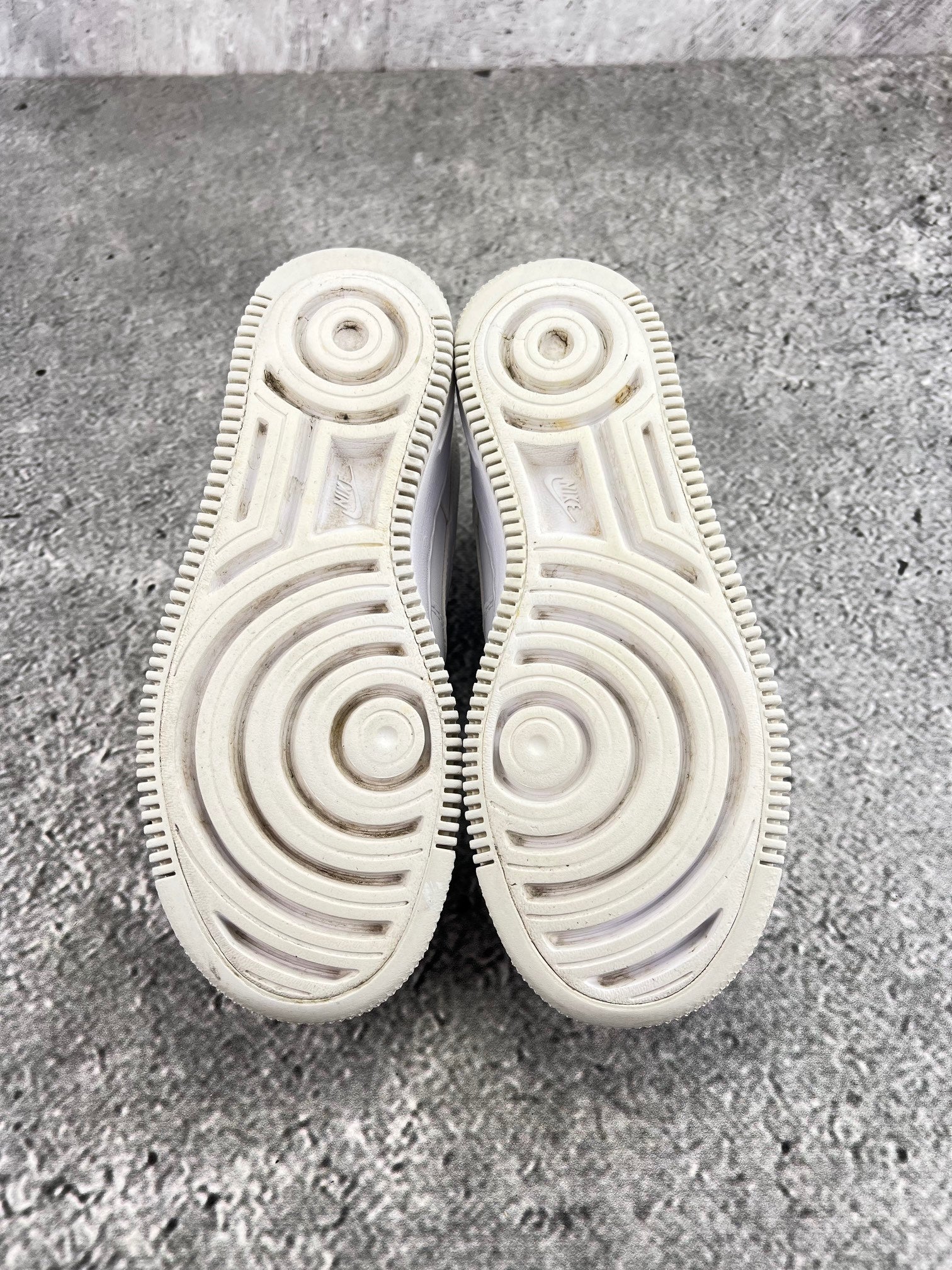 Nike Air Force 1 Shadow Triple White - buty sportowe, podeszwa