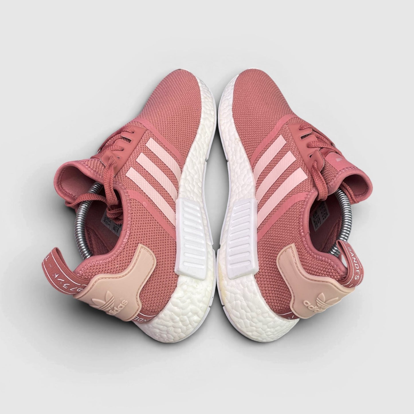 Adidas NMD R1 — buty sportowe damskie w bardzo dobrym stanie rozmiar 42 2/3, widok z góry
