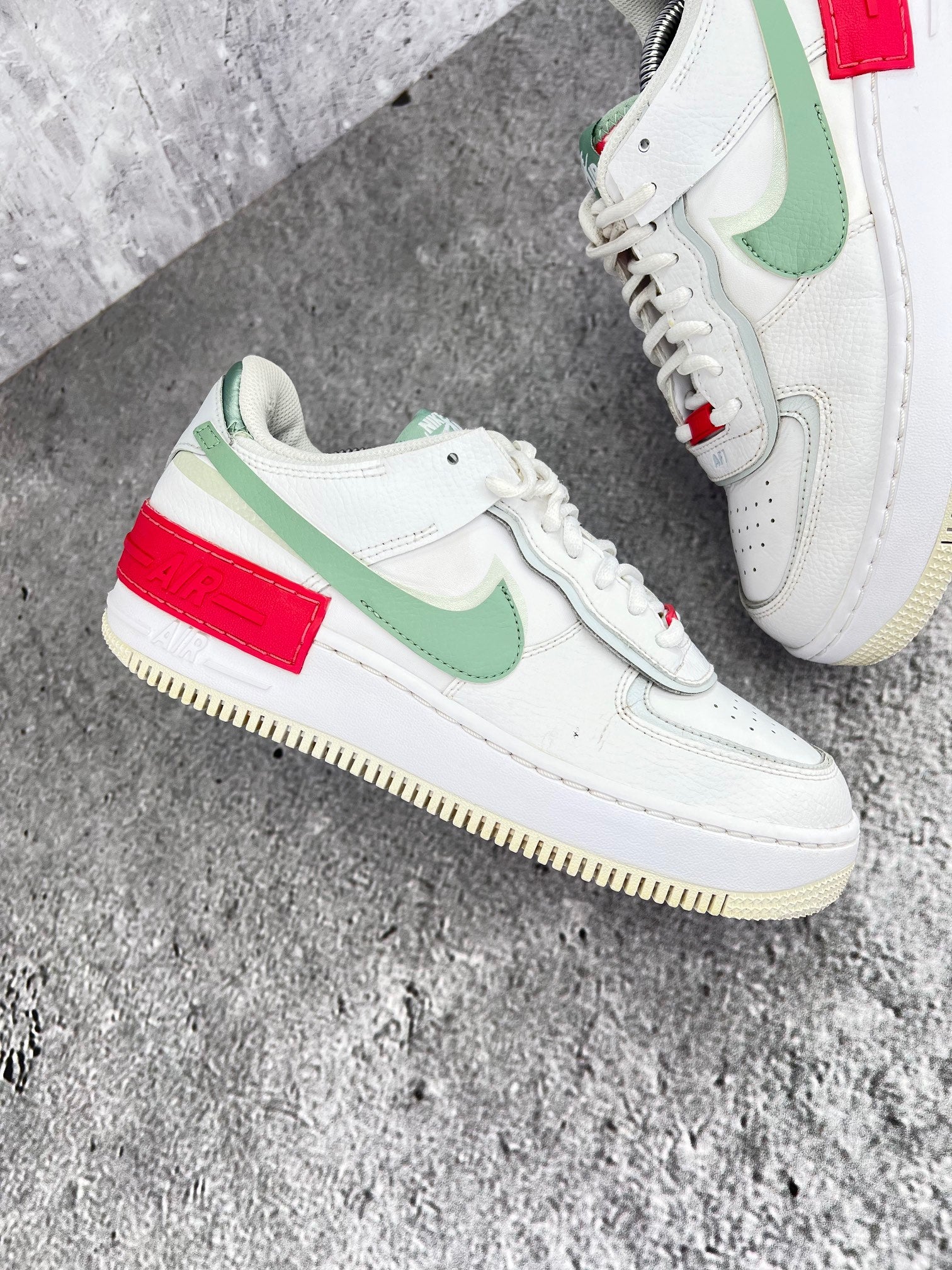 Nike Air Force 1 Low Seafoam - buty sportowe, zewnętrzny panel prawego buta