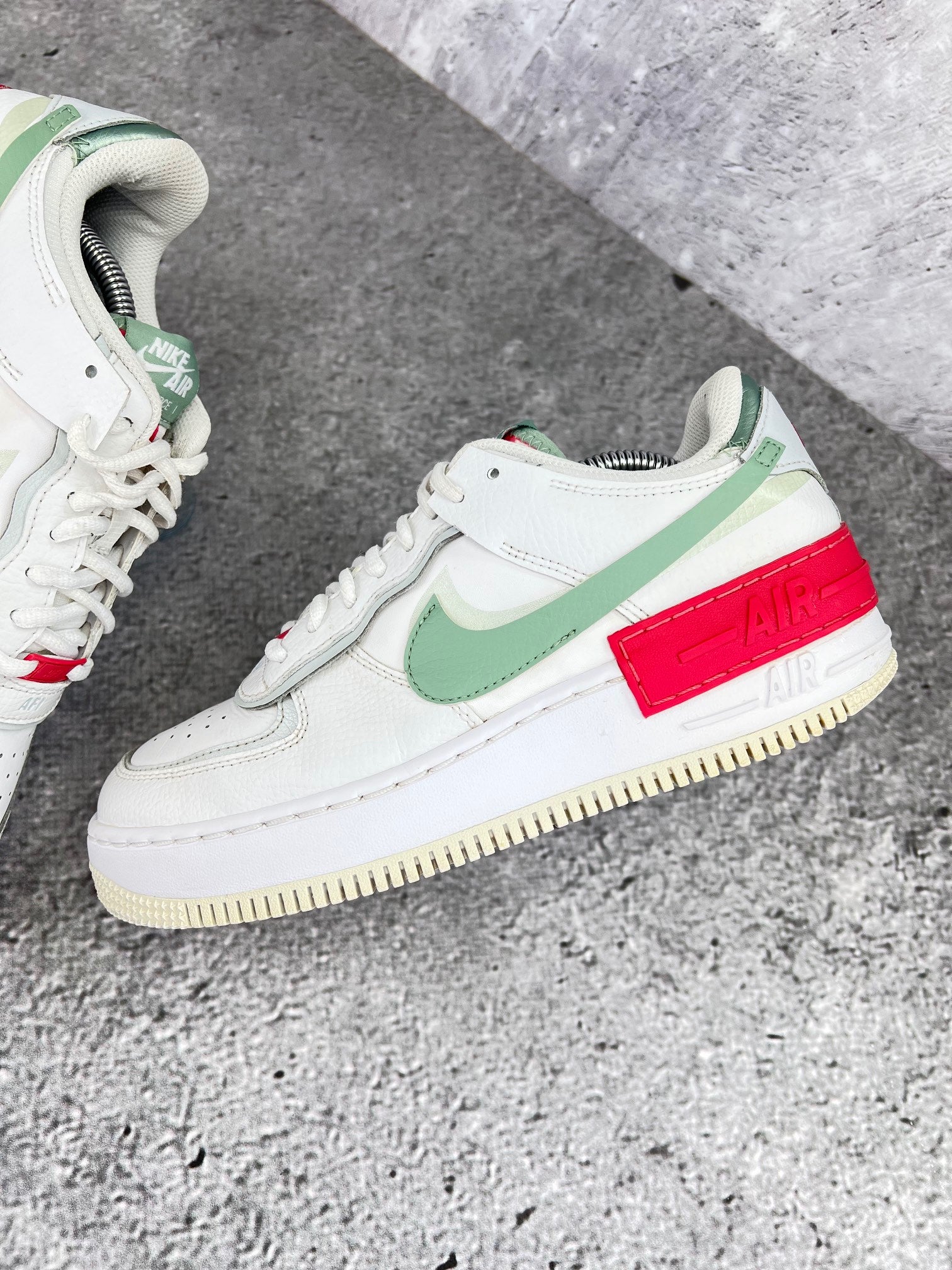 Nike Air Force 1 Low Seafoam - buty sportowe, zewnętrzny panel lewego buta