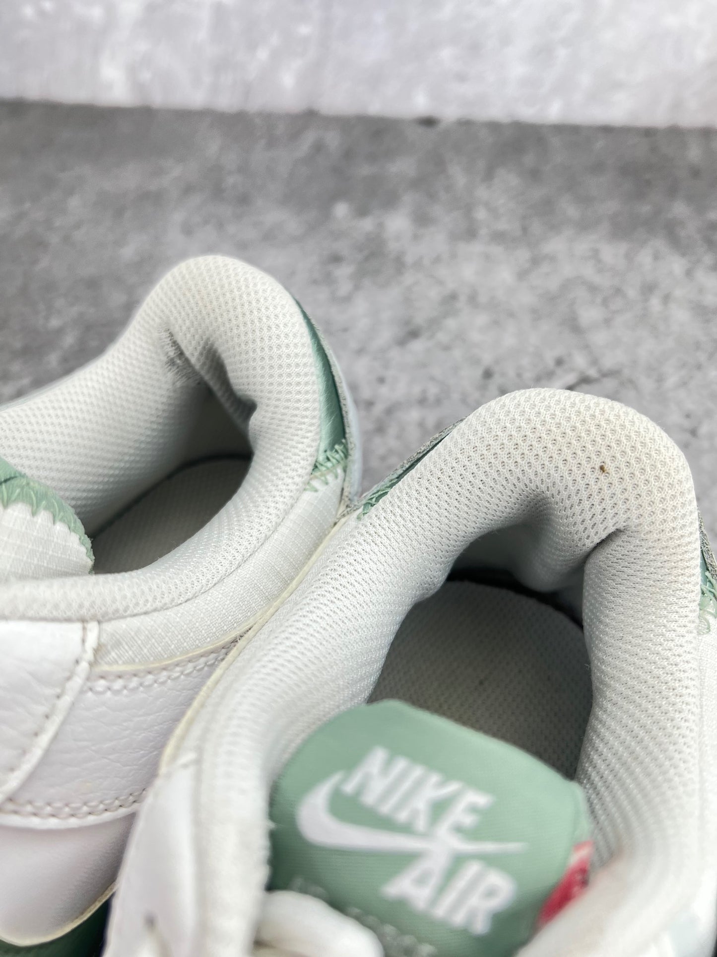 Nike Air Force 1 Low Seafoam - buty sportowe, zapiętki butów