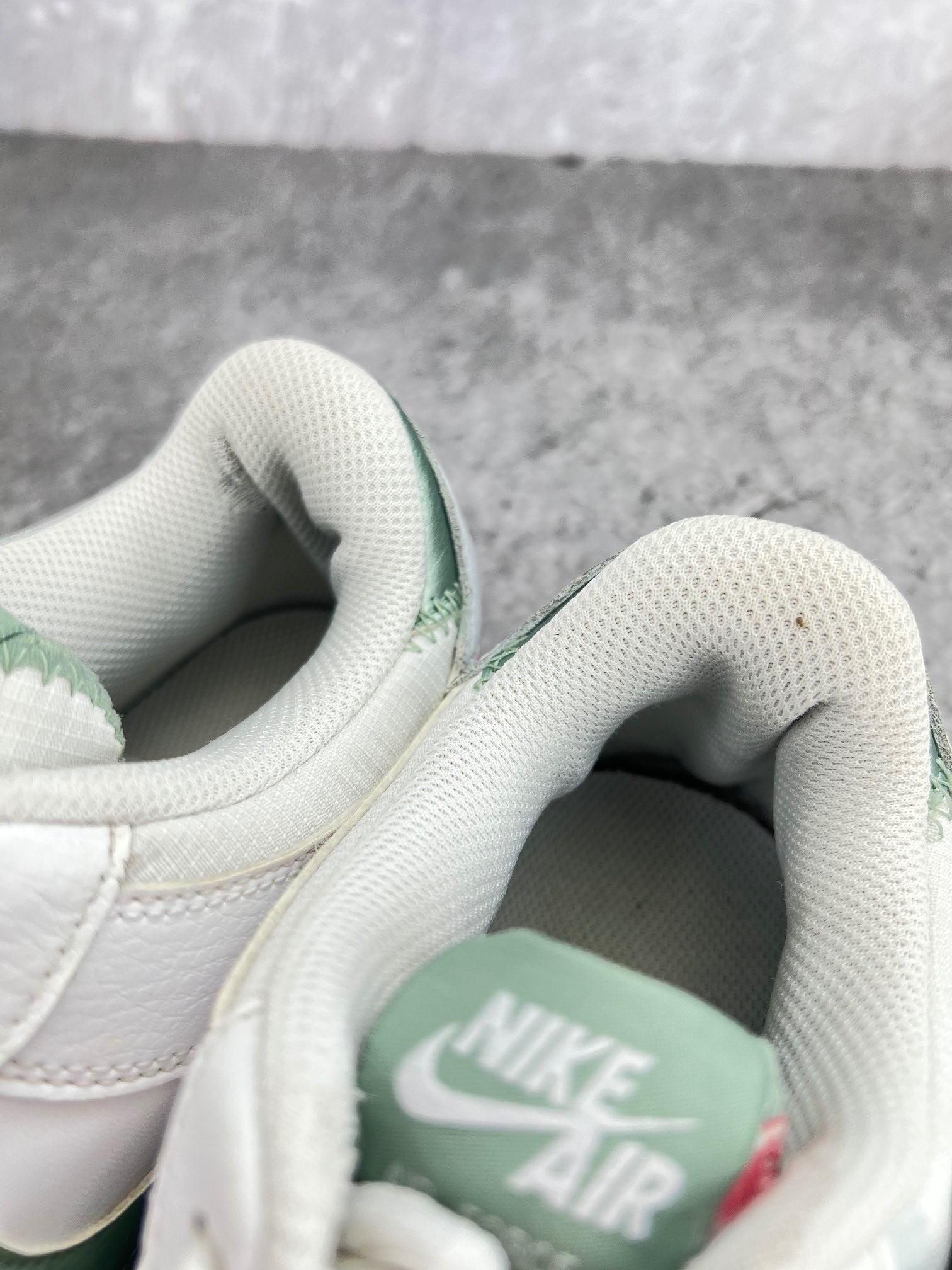 Nike Air Force 1 Low Seafoam - buty sportowe, zapiętki butów