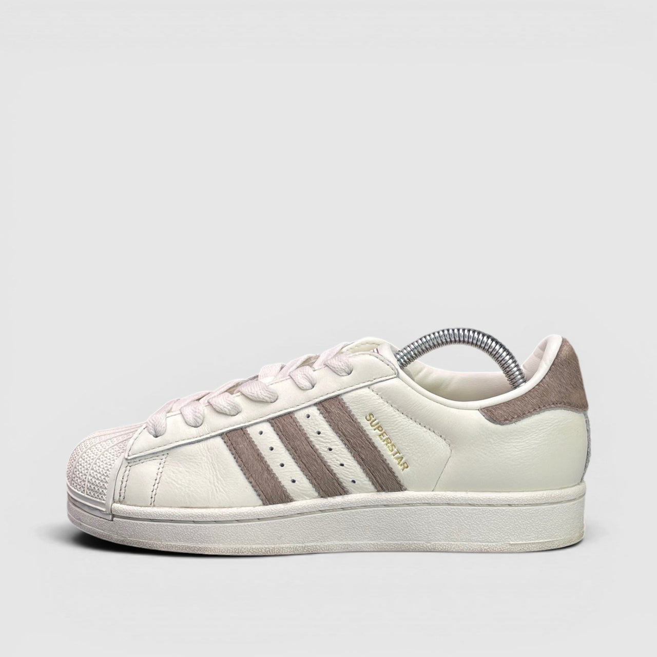 Adidas Superstar II — buty sportowe damskie w bardzo dobrym stanie rozmiar 38 2/3, boczny profil, lewa strona