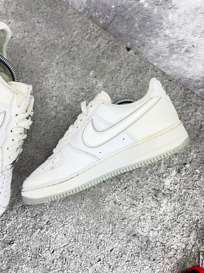 Nike Air Force 1 Low '07 White Wolf Grey - buty sportowe, widok z góry na wewnętrzną stronę butów