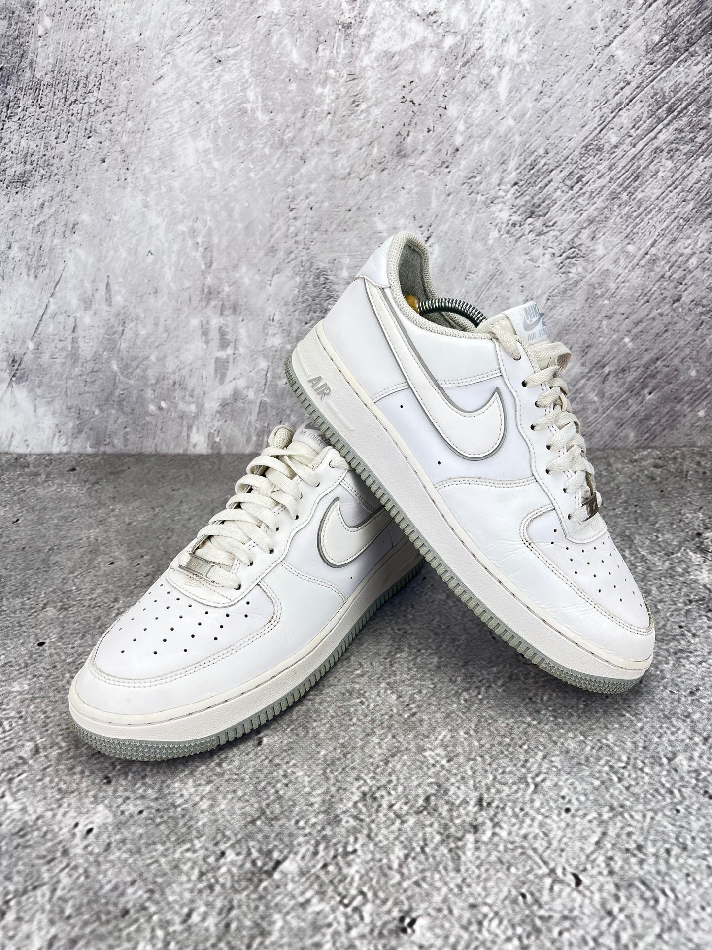 Nike Air Force 1 Low '07 White Wolf Grey - buty sportowe, metka